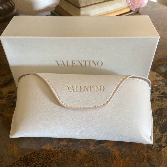 VALENTINO CAT EYE RED/BLACK WOMAN SUNGLASSES WITH CASE - Picture 2 of 16